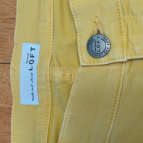 Loft, yellow skinny crop jeans with frayed hem. Size 8 - Picture 2 of 6